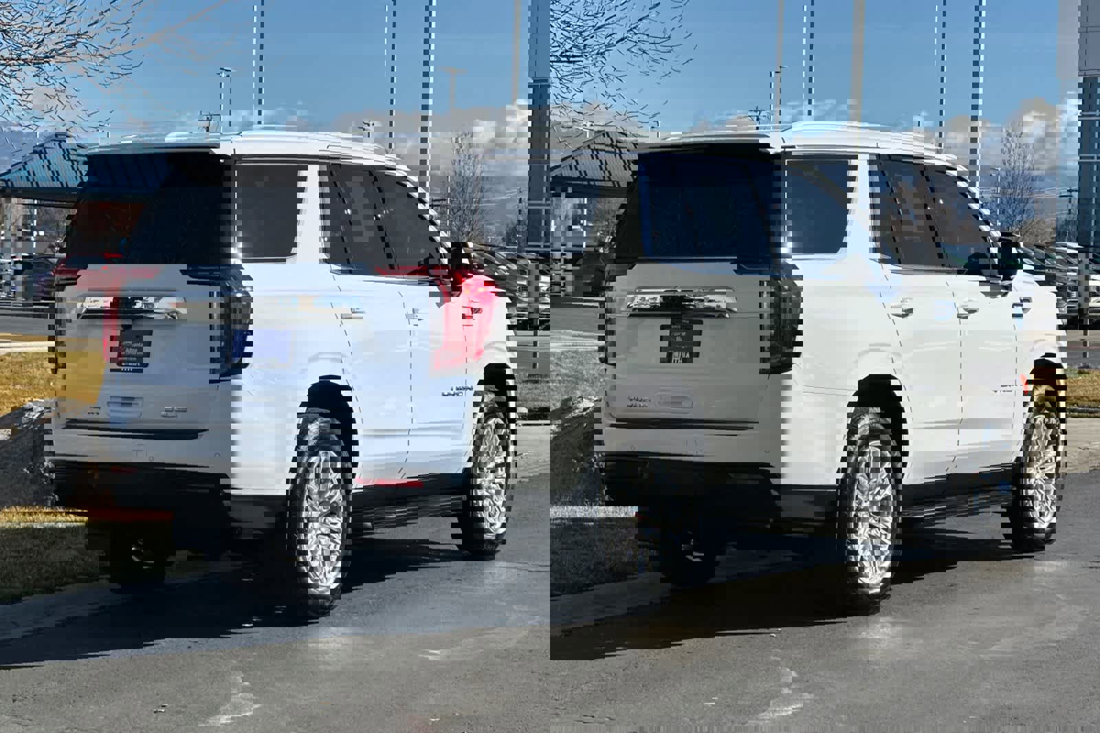 Used 2024 GMC Yukon SLE w/ Max Trailering Package image 5