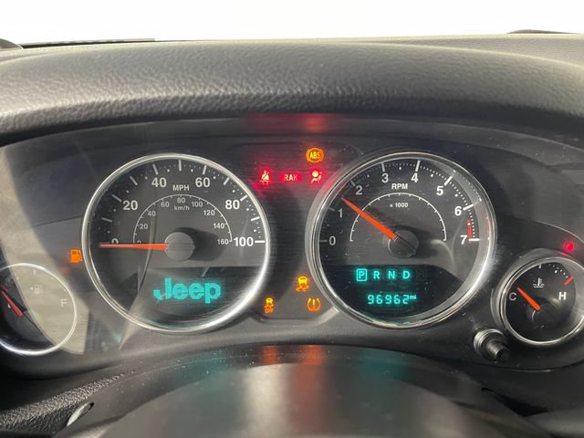 Used 2017 Jeep Wrangler Unlimited Sahara w/ Connectivity Group AWD/4WD image 5