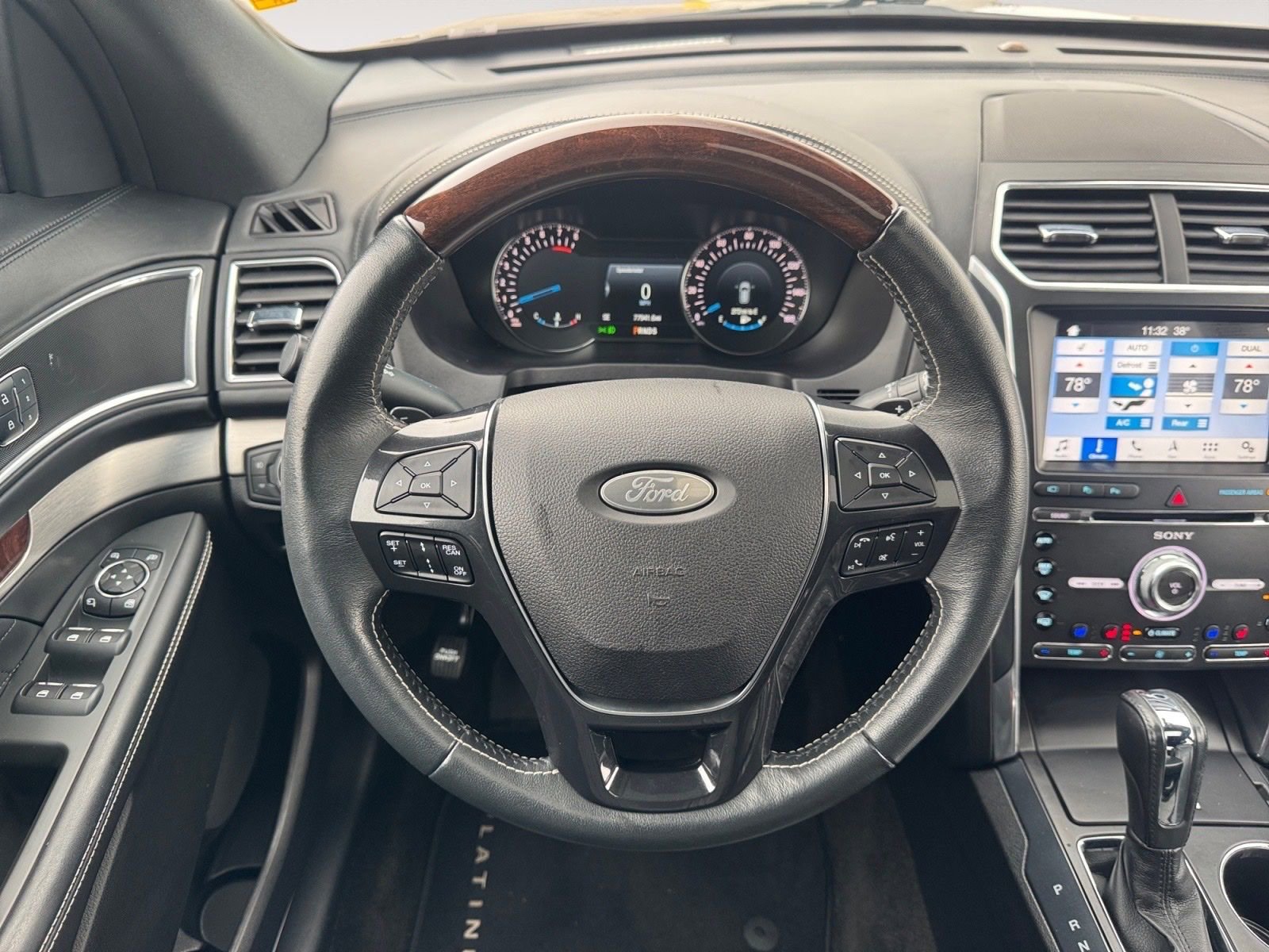 Certified 2017 Ford Explorer Platinum image 12