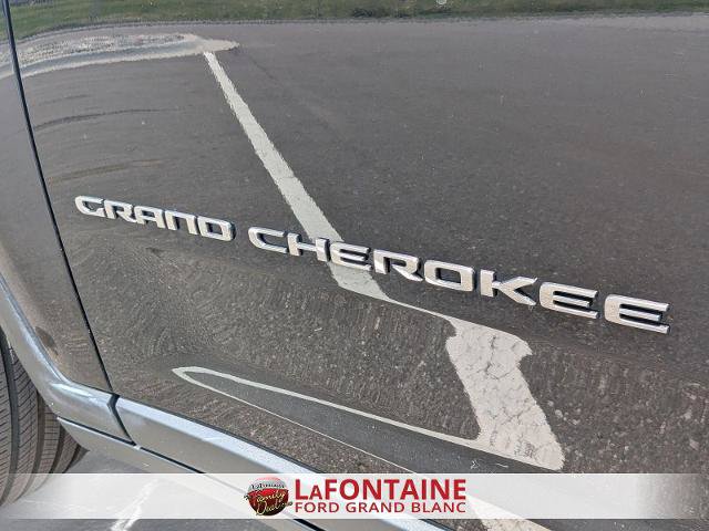 Used 2023 Jeep Grand Cherokee Limited AWD/4WD image 10