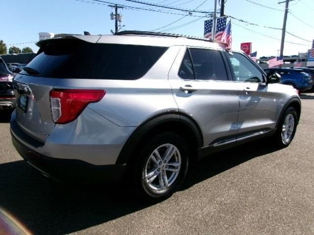 Certified 2022 Ford Explorer XLT w/ Equipment Group 202A image 2