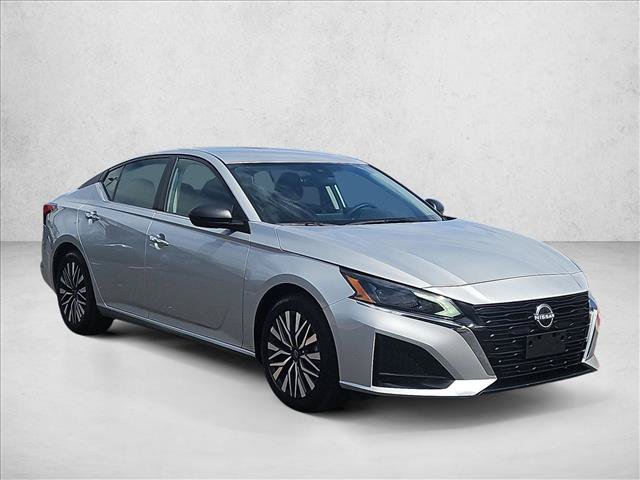 Used 2025 Nissan Altima 2.5 SV FWD image 4