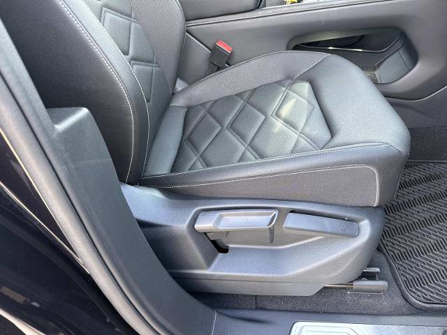 Used 2025 Volkswagen Atlas SE FWD image 13
