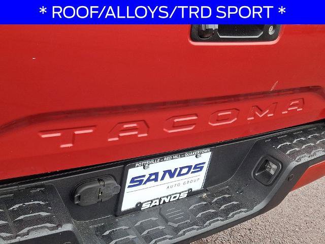 Used 2017 Toyota Tacoma TRD Sport AWD/4WD image 30