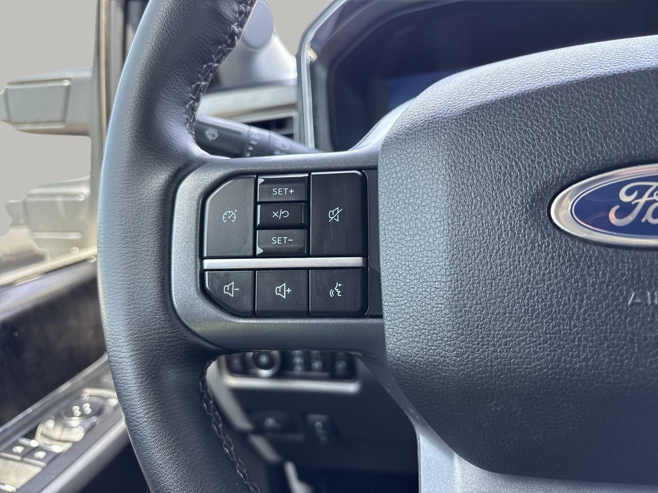 Certified 2025 Ford F450 Lariat image 34