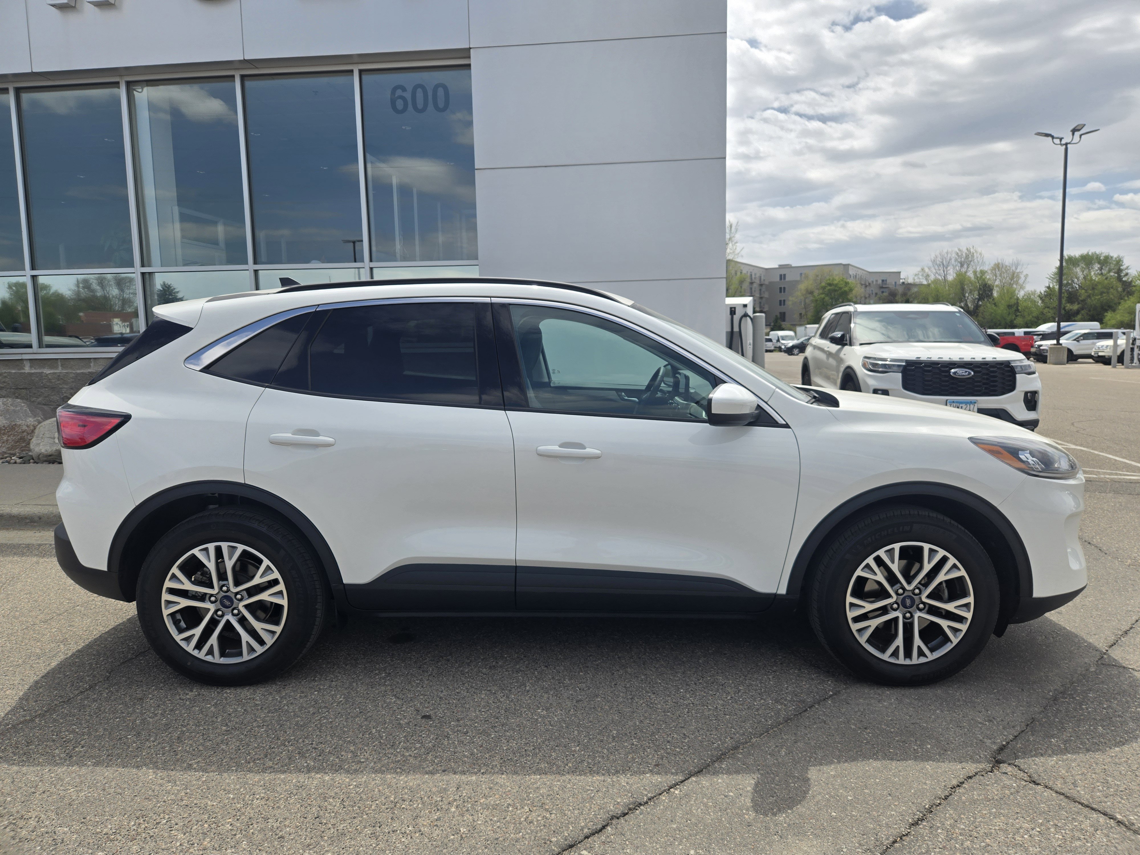 Certified 2022 Ford Escape SEL w/ Technology Package AWD/4WD image 5