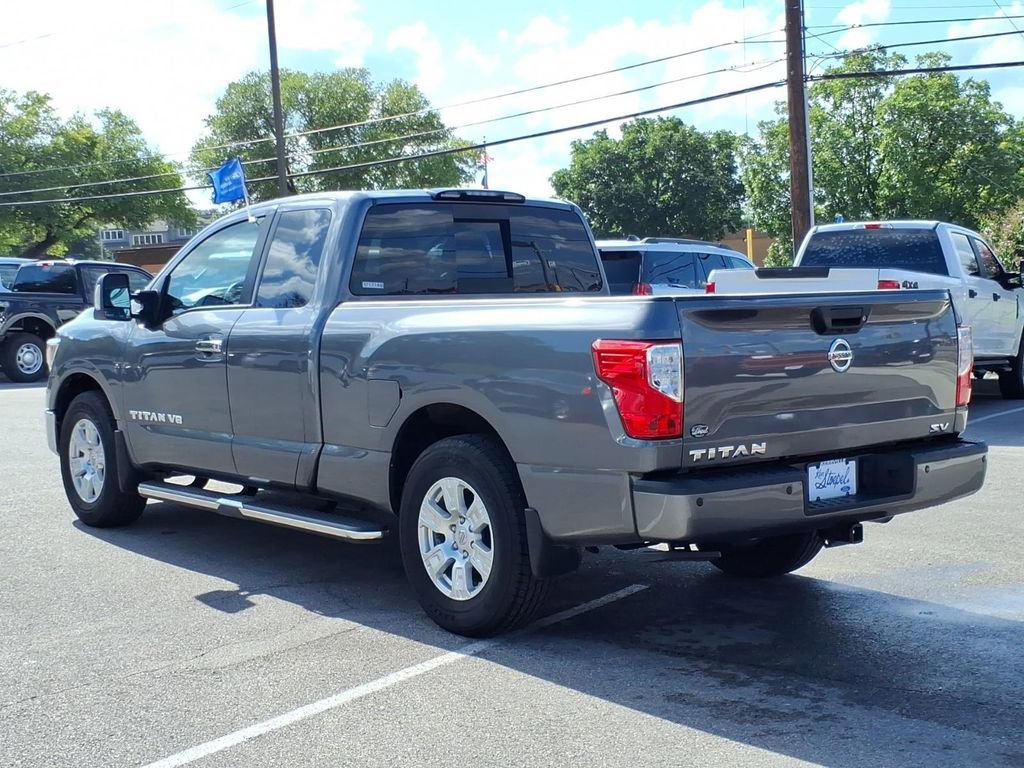 Used 2019 Nissan Titan SV w/ SV Convenience Package RWD image 12