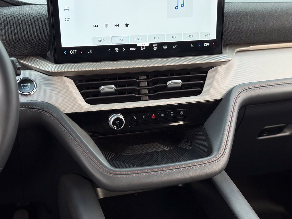 Certified 2025 Ford Explorer Active AWD/4WD image 27