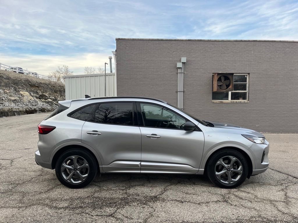 Certified 2023 Ford Escape ST-Line w/ Tech Pack #1 image 5