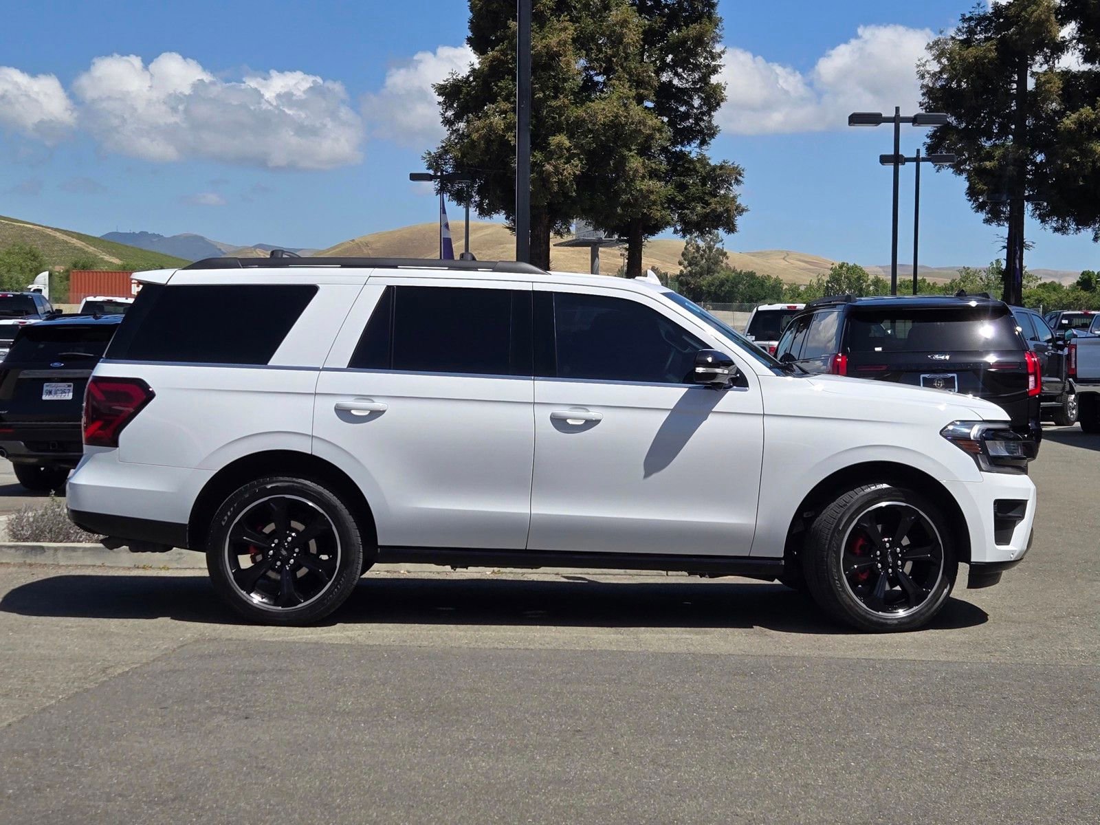 Certified 2023 Ford Expedition Limited AWD/4WD image 3