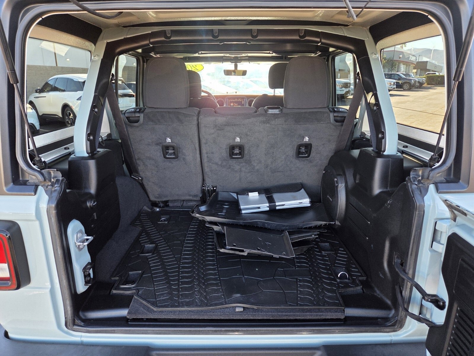 Used 2023 Jeep Wrangler Willys image 13