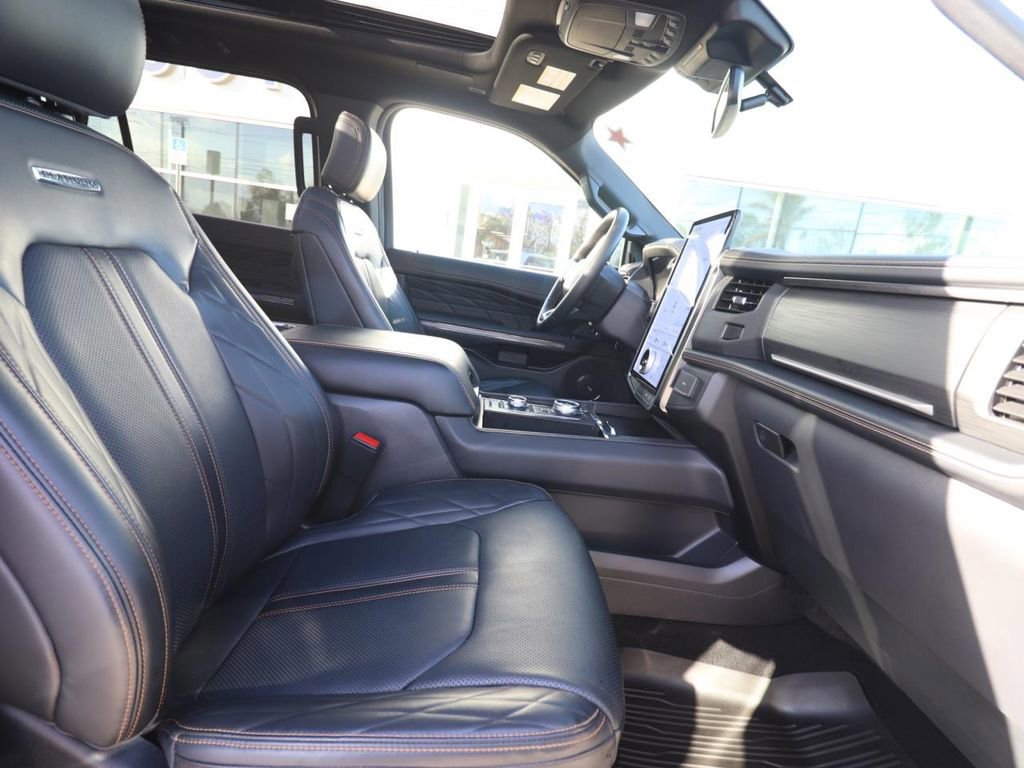 Certified 2024 Ford Expedition Platinum image 27