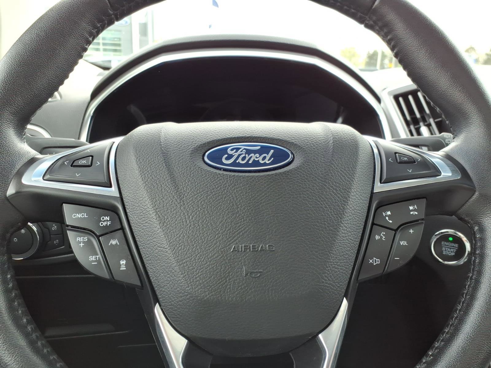 Certified 2019 Ford Edge Titanium w/ Cold Weather Package AWD/4WD image 23