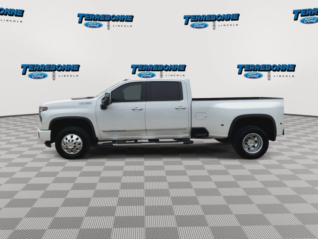 Used 2024 Chevrolet Silverado 3500 High Country w/ High Country Premium Package AWD/4WD image 5