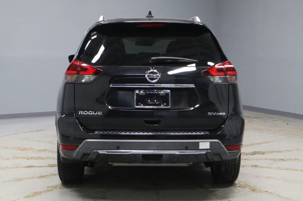 Used 2019 Nissan Rogue SV image 4
