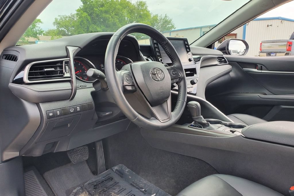 Used 2024 Toyota Camry XSE FWD image 3
