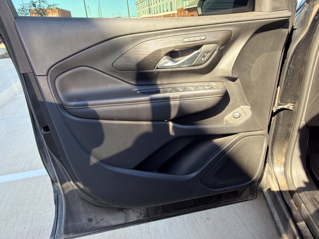 Used 2022 GMC Terrain SLT w/ Elevation Edition FWD image 28