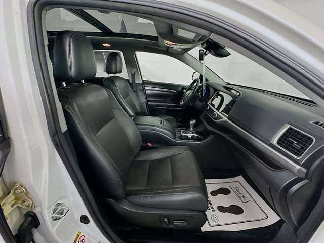 Used 2018 Toyota Highlander Limited Platinum AWD/4WD image 36