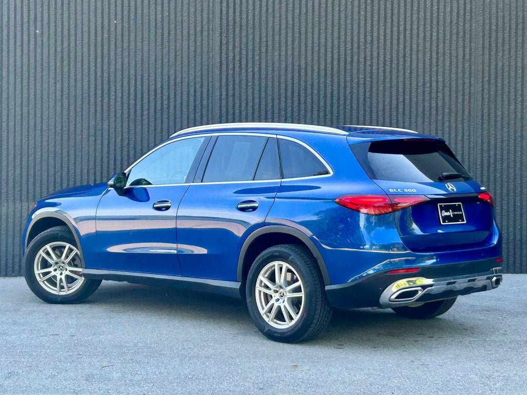 Used 2024 Mercedes-Benz GLC 300 4MATIC image 4