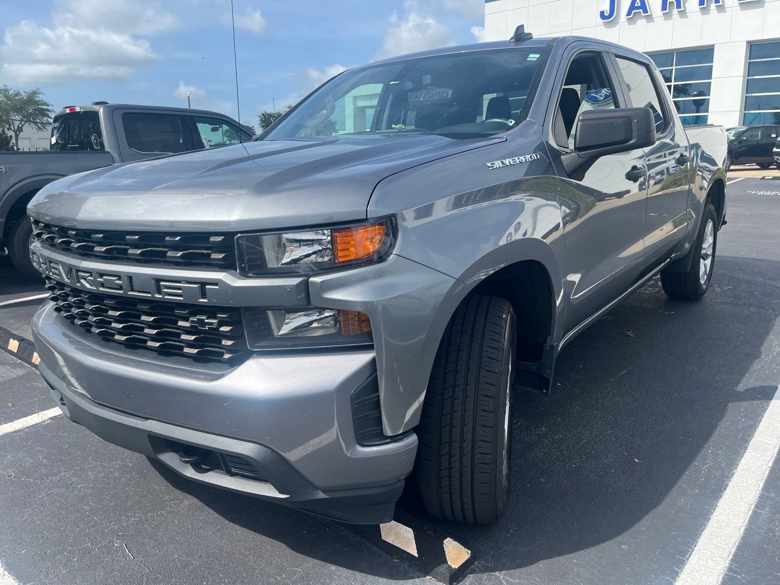 Used 2022 Chevrolet Silverado 1500 Custom RWD image 2