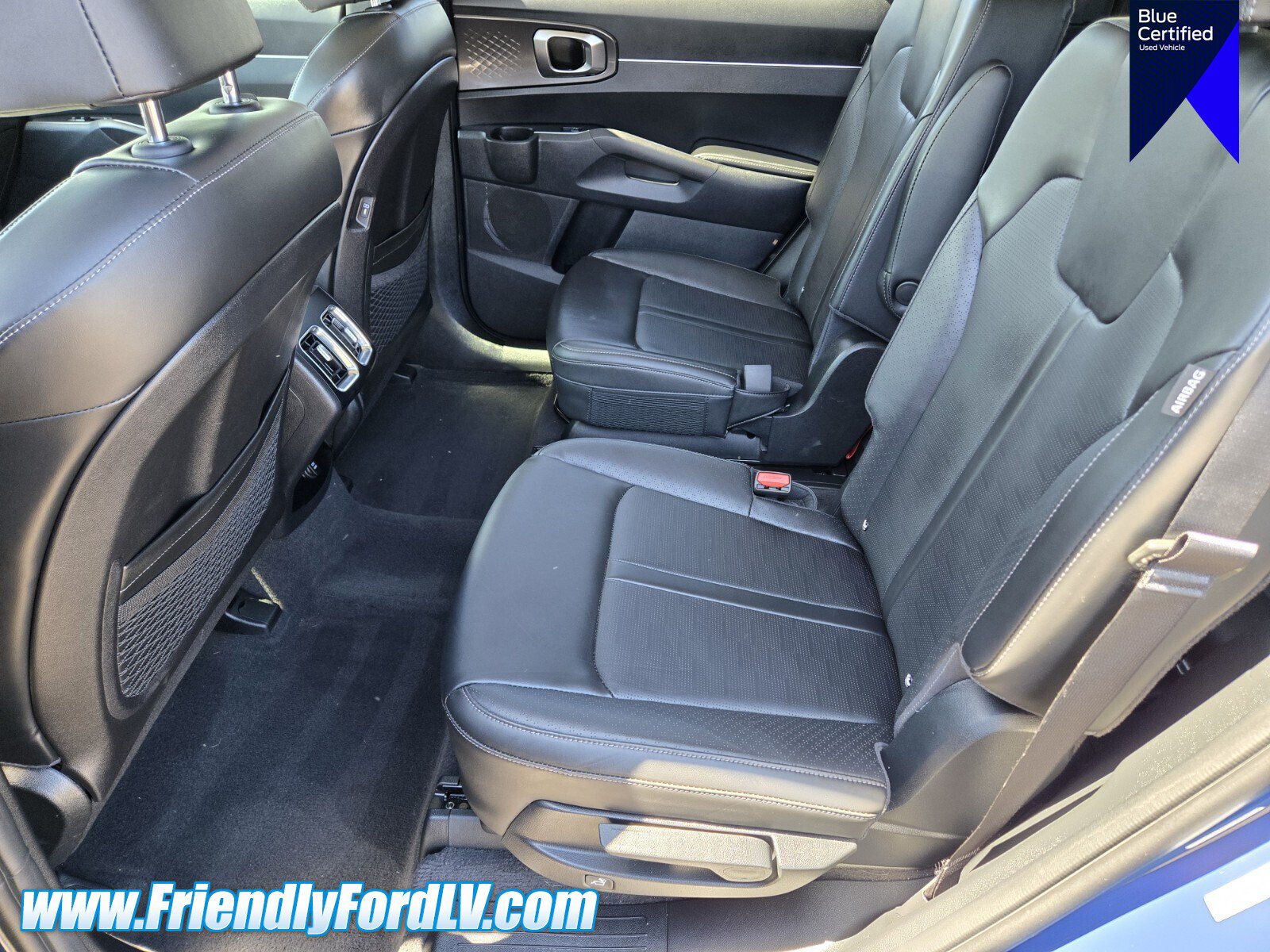 Used 2024 Kia Sorento EX w/ Panoramic Sunroof Package FWD image 11