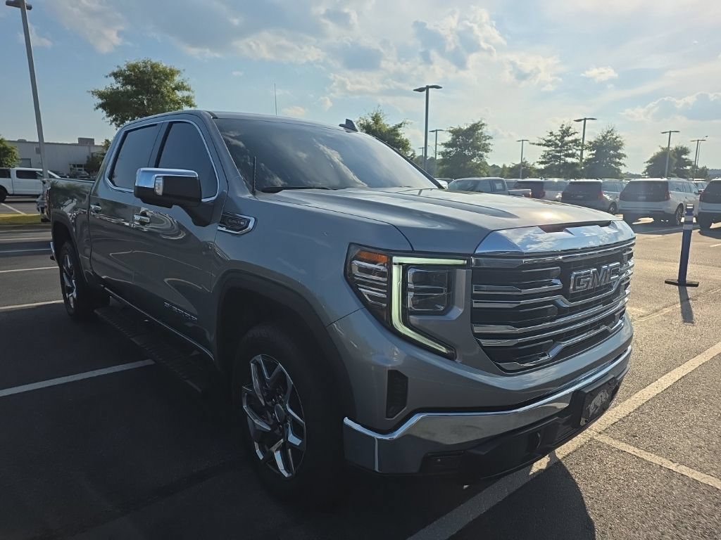 Used 2024 GMC Sierra 1500 SLT w/ SLT Convenience Package AWD/4WD image 4