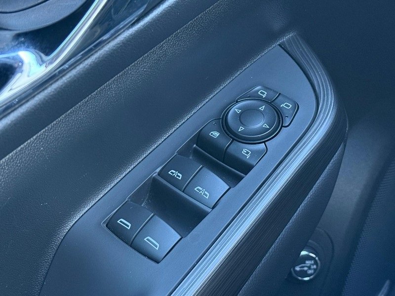 Used 2023 GMC Acadia SLT w/ Elevation Edition image 22