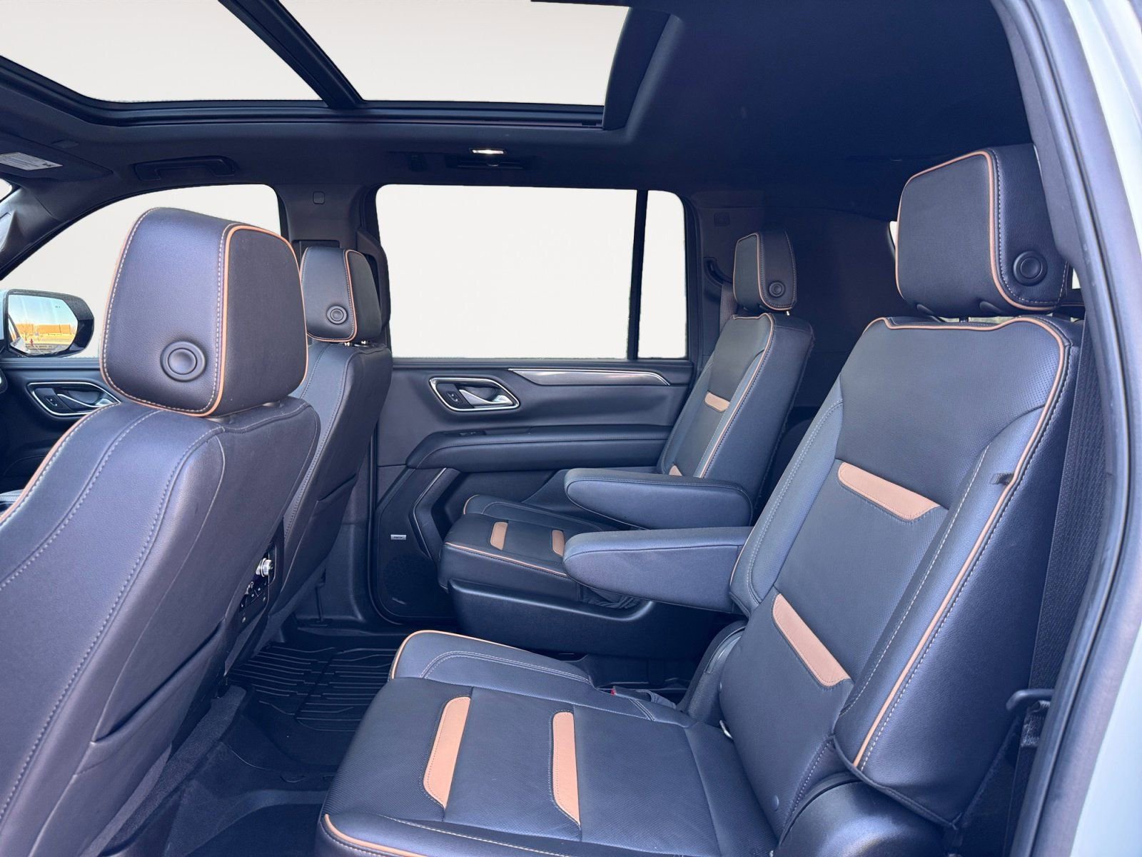 Used 2022 GMC Yukon XL AT4 image 13