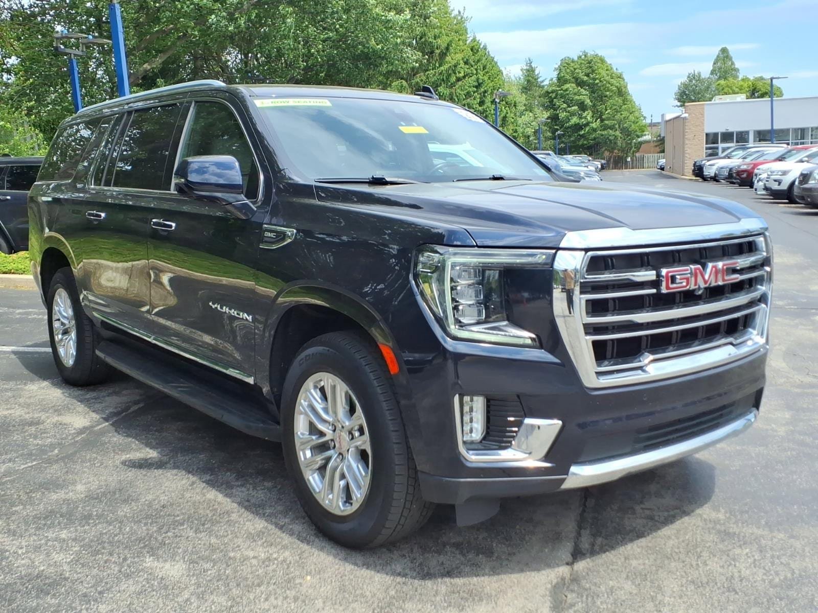 Used 2022 GMC Yukon XL SLT w/ SLT Premium Package