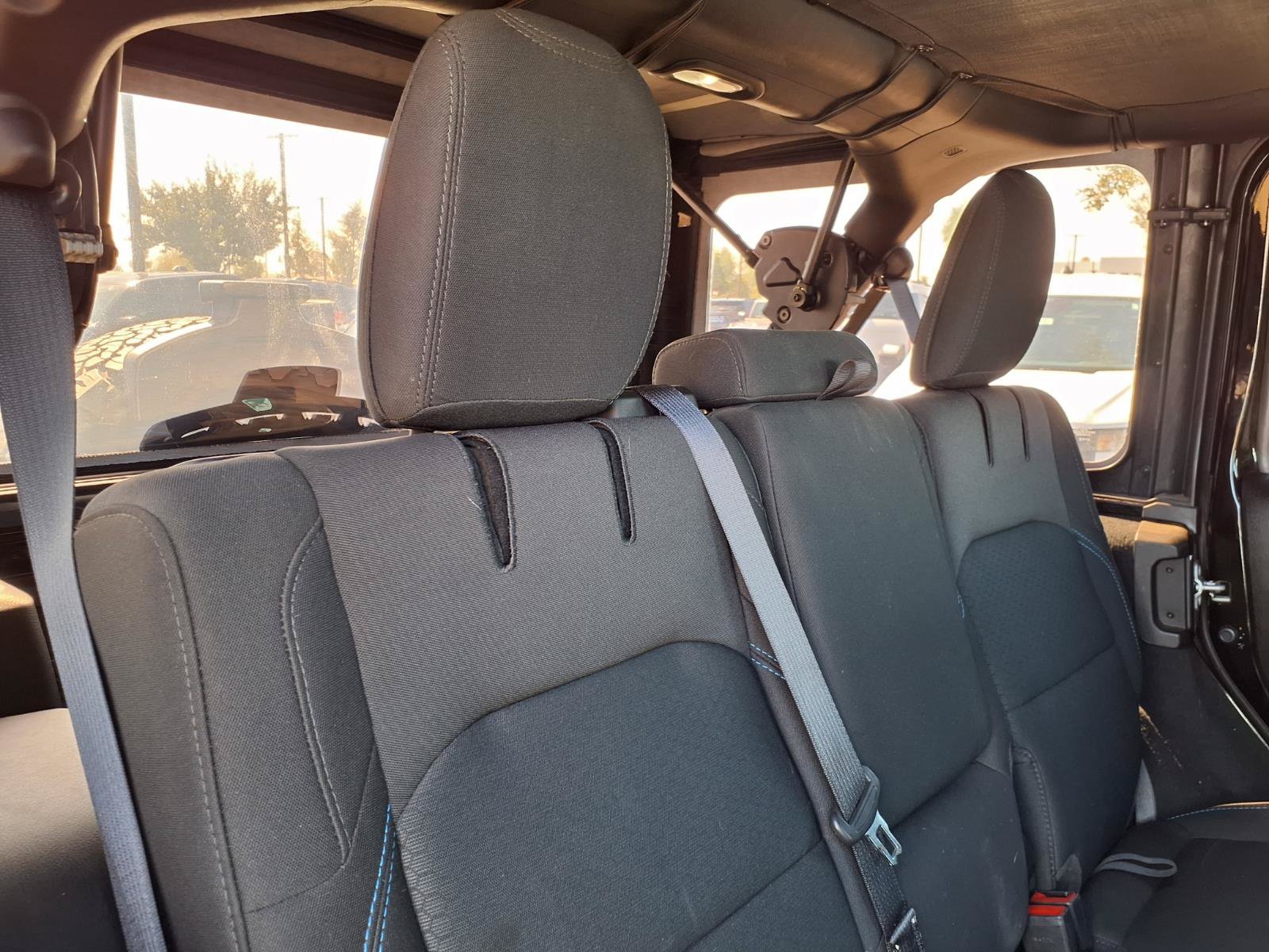 Used 2022 Jeep Wrangler Unlimited Rubicon 4xe AWD/4WD image 15