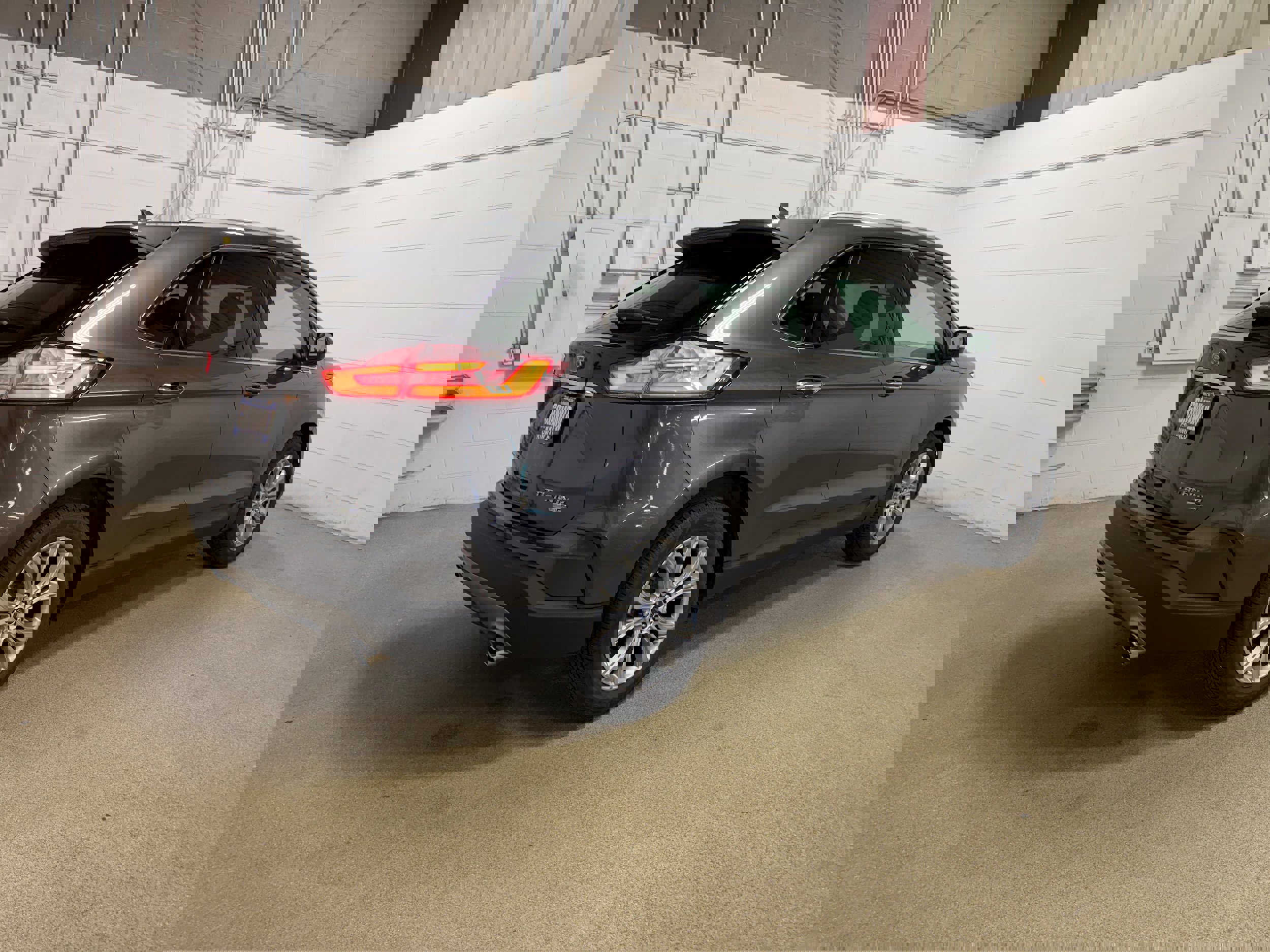 Certified 2019 Ford Edge Titanium w/ Cold Weather Package AWD/4WD image 8