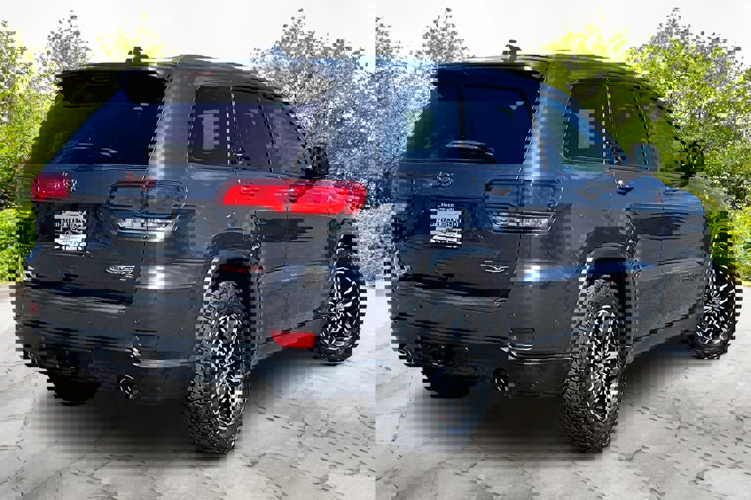 Used 2018 Jeep Grand Cherokee Trailhawk w/ Trailhawk Luxury Group image 13