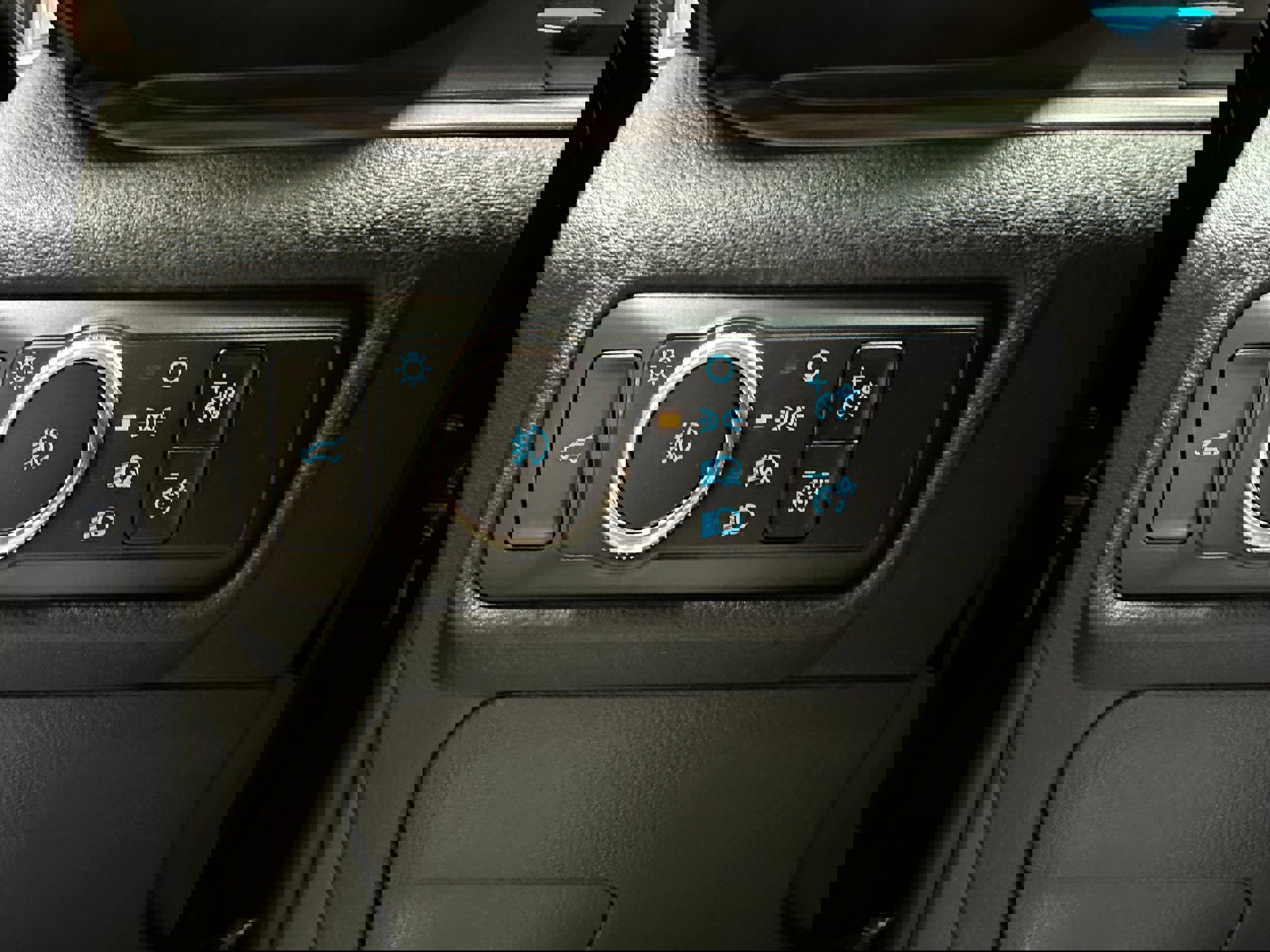 Certified 2023 Ford Explorer Limited w/ Equipment Group 301A image 16