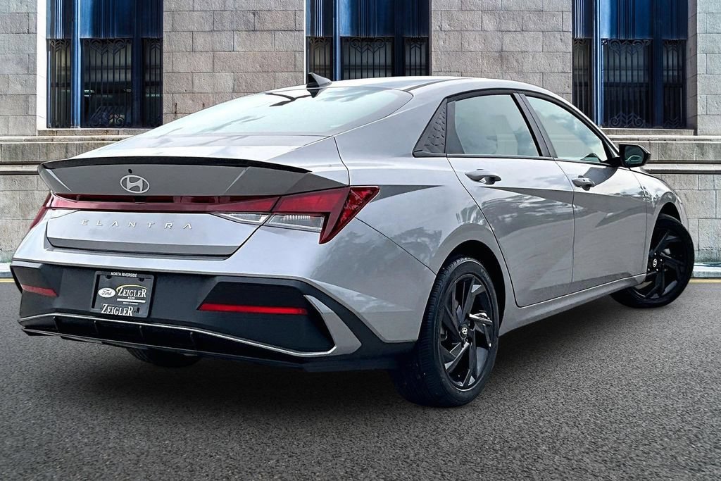Used 2026 Hyundai Elantra Sport FWD image 11