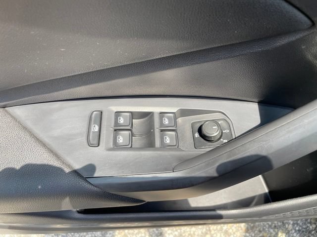 Used 2020 Volkswagen Jetta R-Line FWD image 15