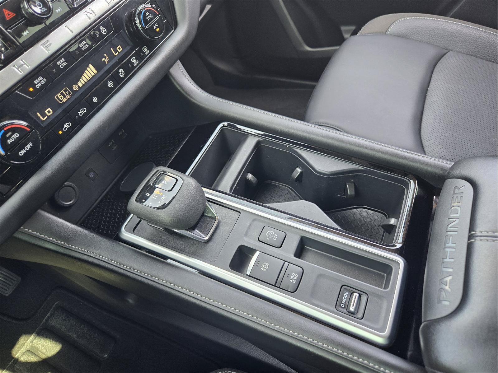 Used 2026 Nissan Pathfinder SL w/ SL Premium Package FWD image 18