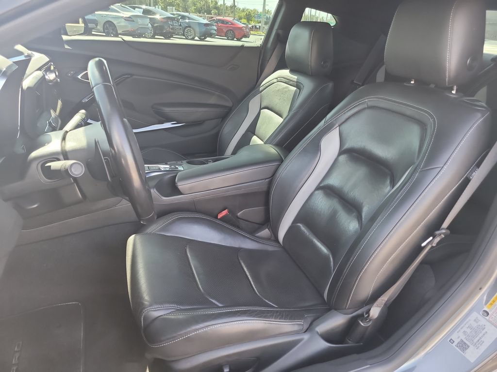 Used 2020 Chevrolet Camaro LT RWD image 13