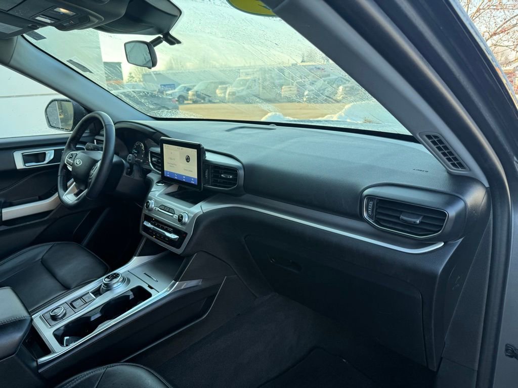 Certified 2022 Ford Explorer XLT w/ Equipment Group 202A image 23