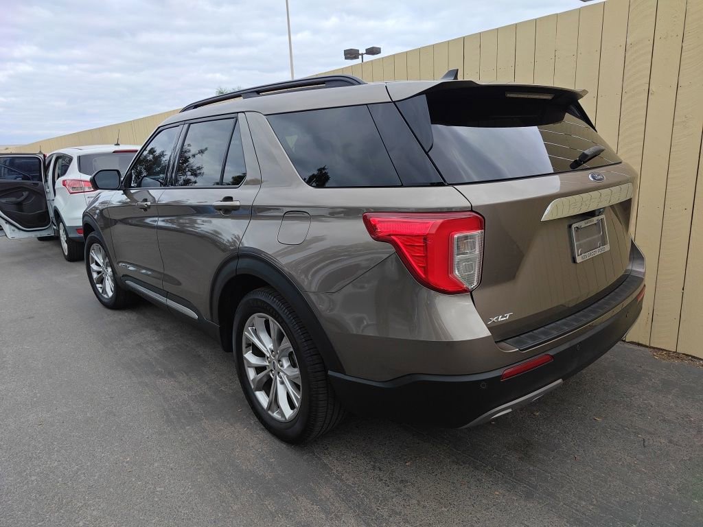 Certified 2021 Ford Explorer XLT w/ Equipment Group 202A RWD image 5
