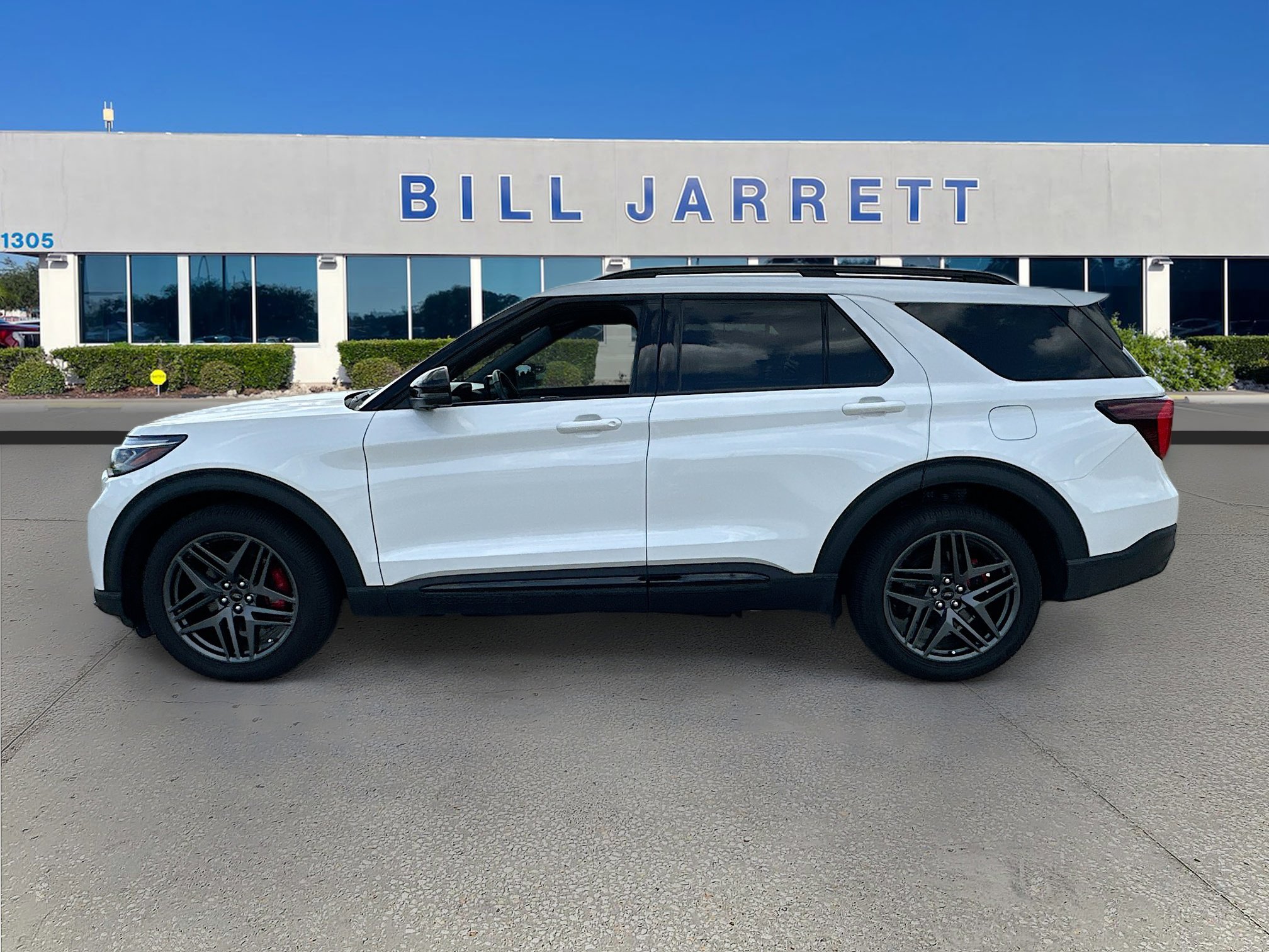 Certified 2025 Ford Explorer ST AWD/4WD image 4