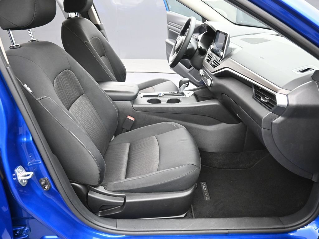 Used 2025 Nissan Altima 2.5 SV image 14