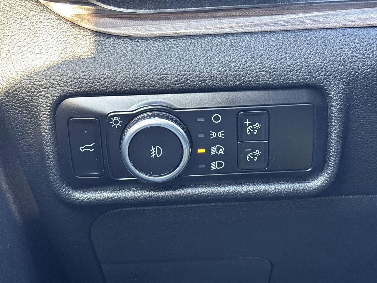 Certified 2023 Ford Explorer Limited image 34