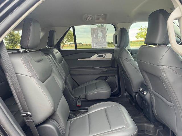 Certified 2025 Ford Explorer Active w/ Active Comfort Package AWD/4WD image 31