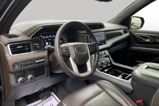 Used 2021 GMC Yukon Denali w/ Denali Premium Package RWD image 15