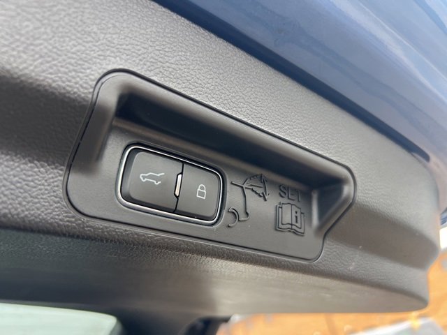 Certified 2022 Ford Explorer XLT w/ Equipment Group 202A image 24