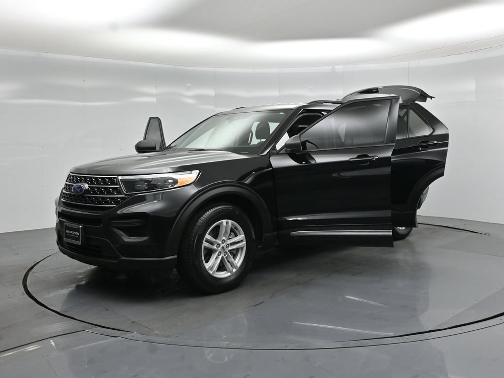 Certified 2024 Ford Explorer XLT RWD image 24