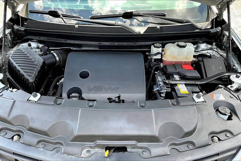 Used 2021 Chevrolet Traverse LS FWD image 33