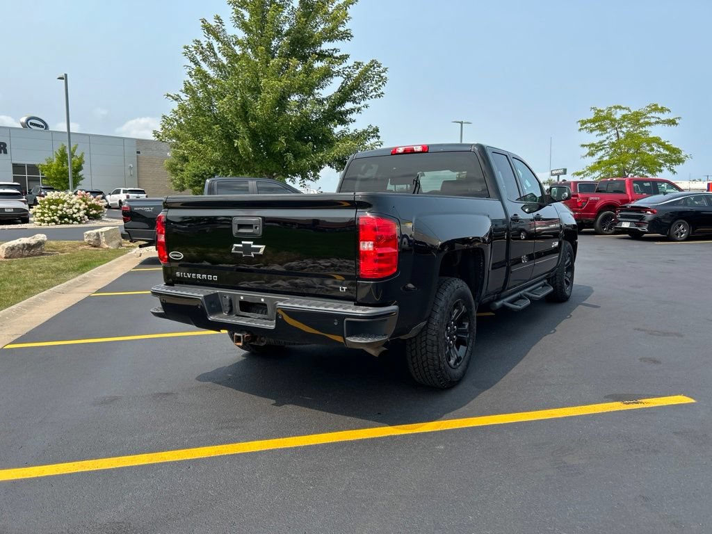 Used 2018 Chevrolet Silverado 1500 LT w/ Midnight Edition AWD/4WD image 7