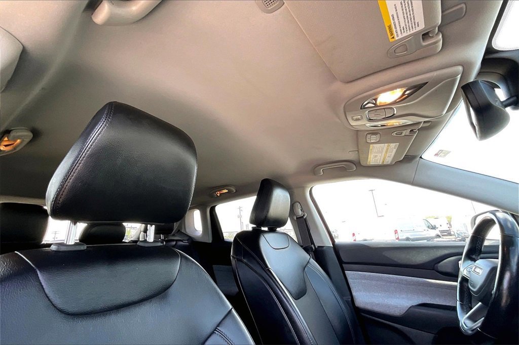 Used 2022 Jeep Compass Latitude w/ Convenience Group image 28