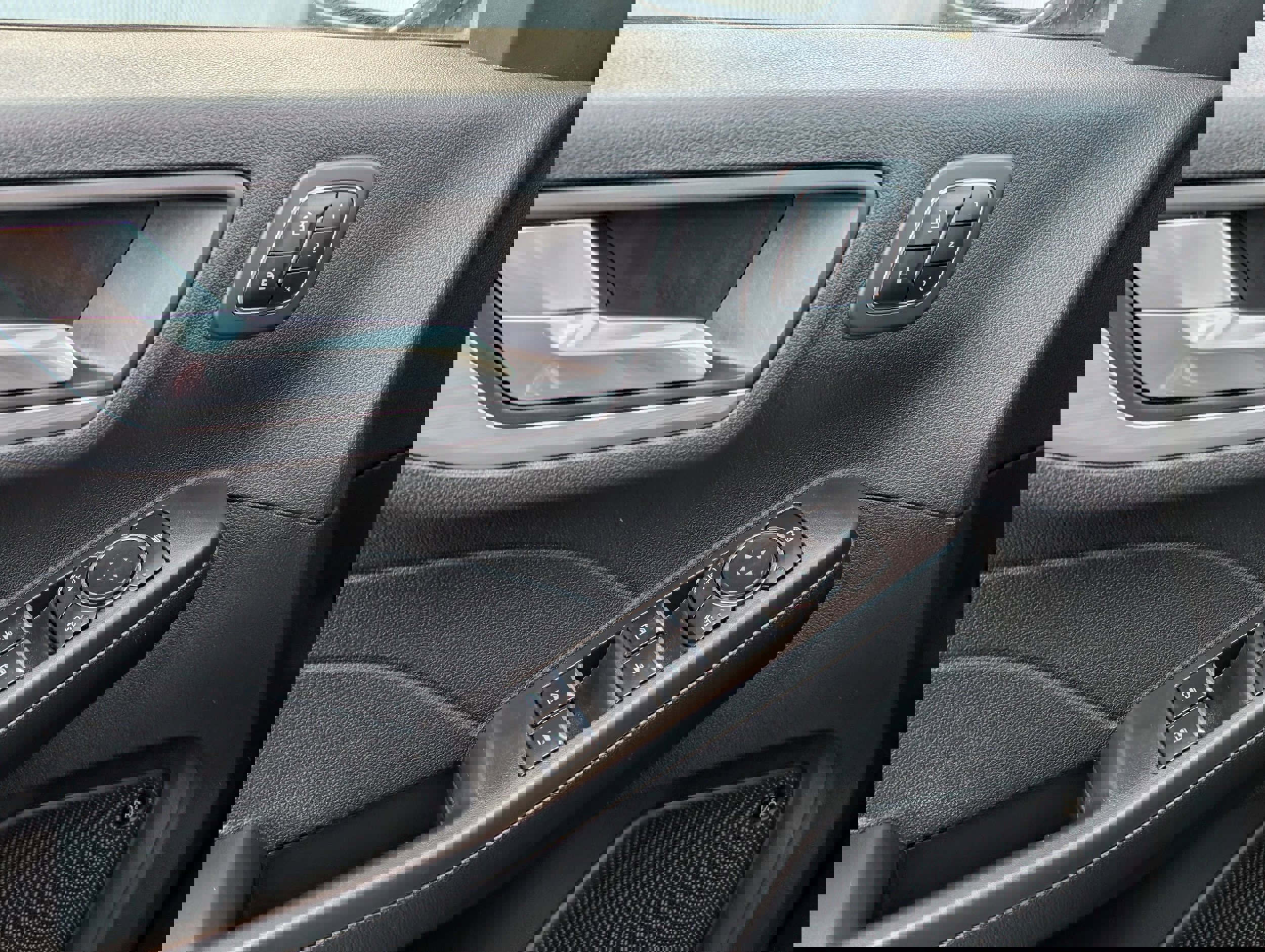 Certified 2023 Ford Escape SE w/ PHEV Premium Package image 21